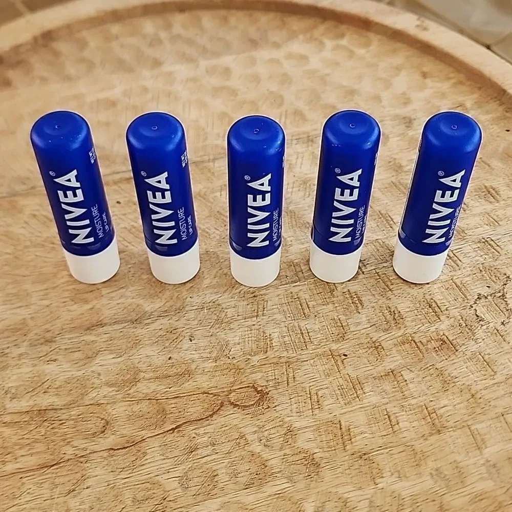 Summer Lips 5 Nivea Moisture Lip Care Sticks